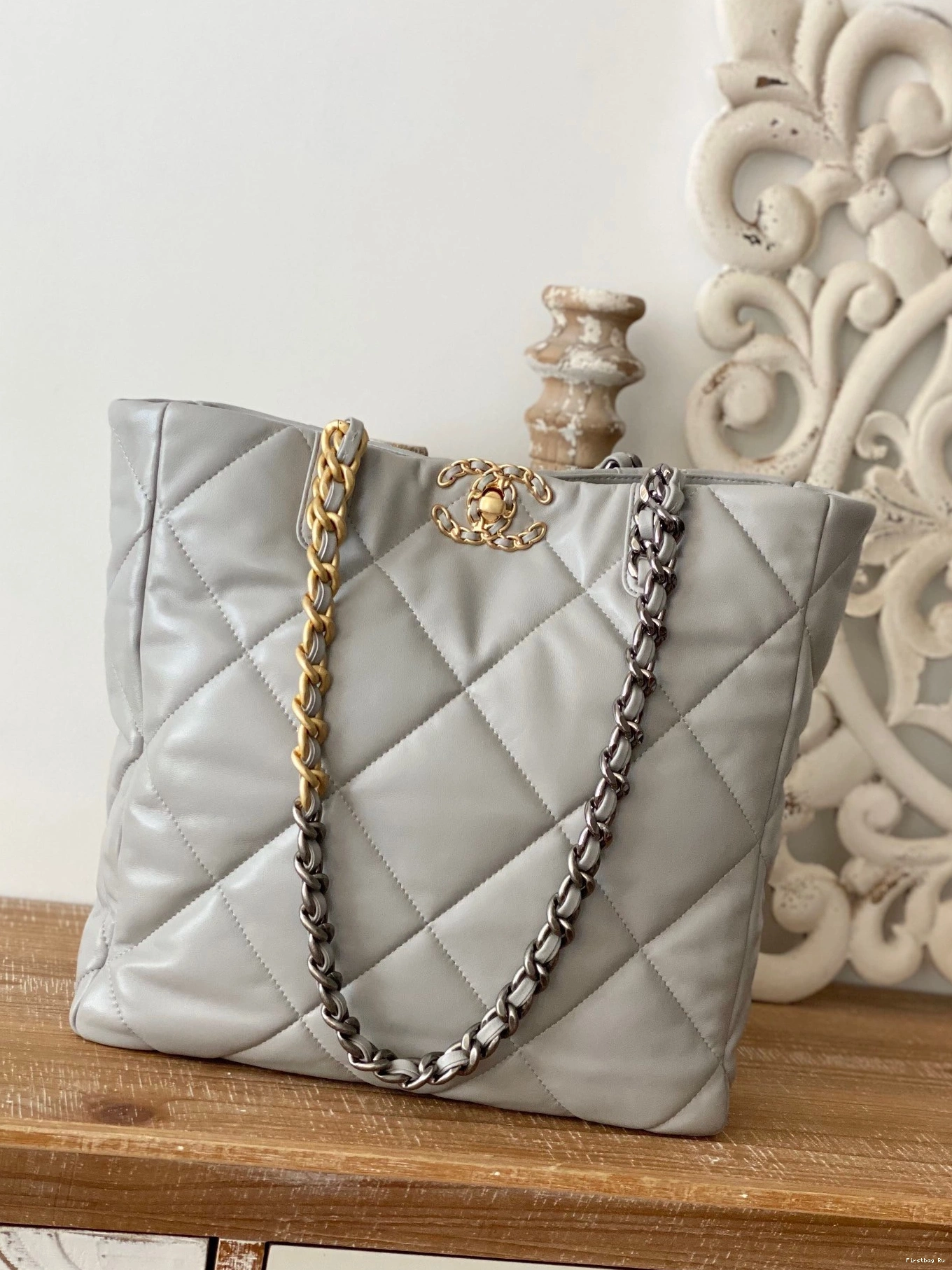 First Bag Ru BAG CHANEL 19 SHOPPING 0817